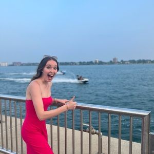 Meet your Posher, Halle